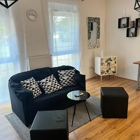 Meszlenyi Apartman I